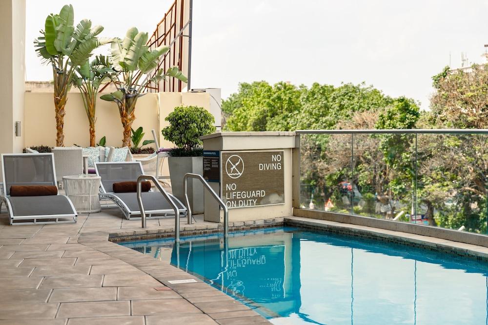Hilton Garden Inn Society Business Park Lusaka Buitenkant foto